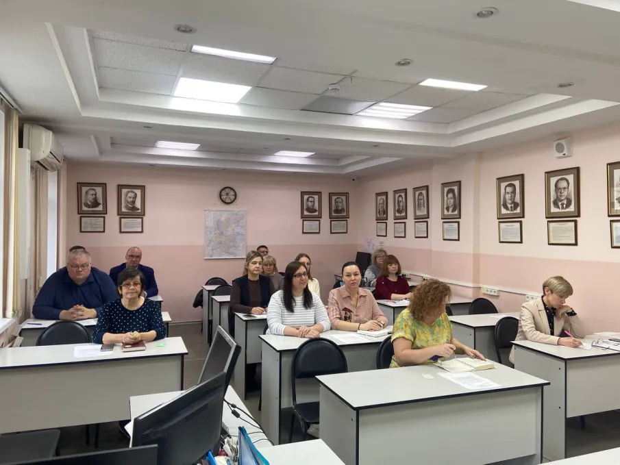 О совещании с руководителями государственных казенных учреждений, подведомственных комитету по делам архивов