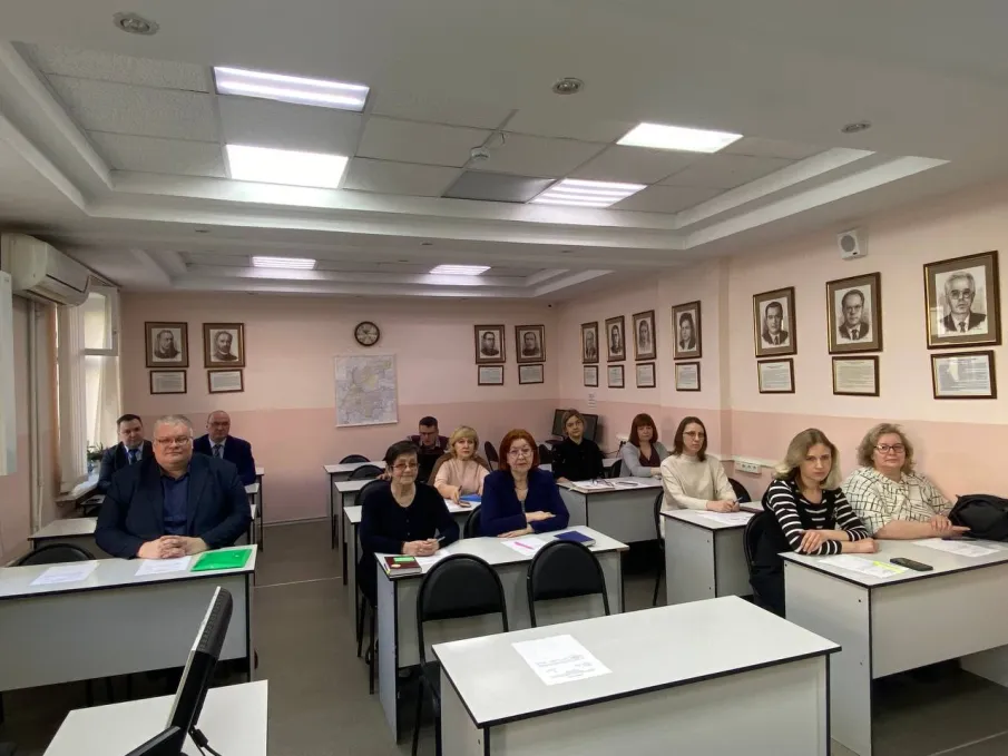 Состоялось совещание с руководителями государственных казенных учреждений, подведомственных комитету по делам архивов