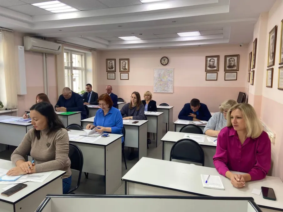Состоялось совещание с руководителями государственных казенных учреждений, подведомственных комитету по делам архивов