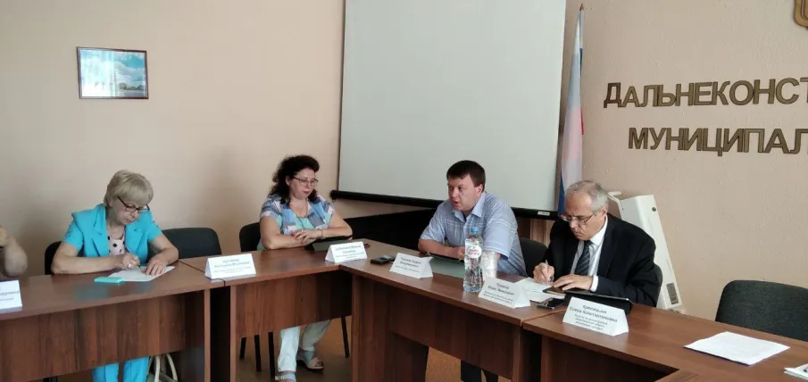 Заседание комитета по делам архивов Нижегородской области и рабочей группы по созданию электронной Книги памяти сел и муниципальных образований Дальнеконстантиновского района